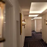 Отель Palace 5*