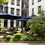 Palace 5*