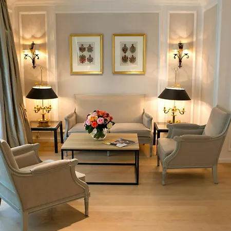Отель Palace 5*
