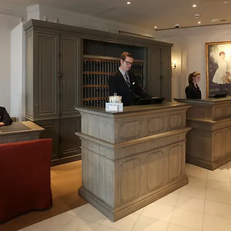 Palace 5*
