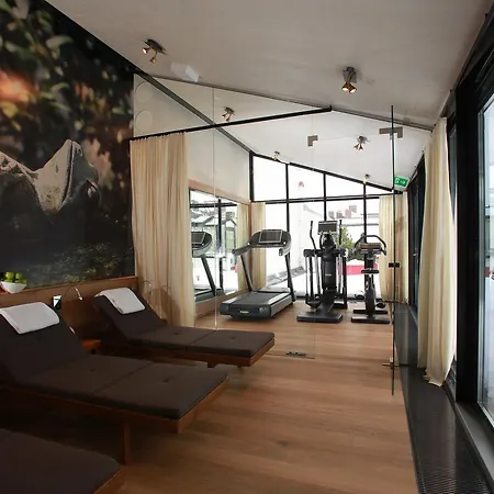 Palace Hotell 5*